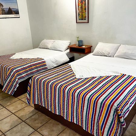 Hotel Om Downtown Санта Крус Уатулко Екстериор снимка