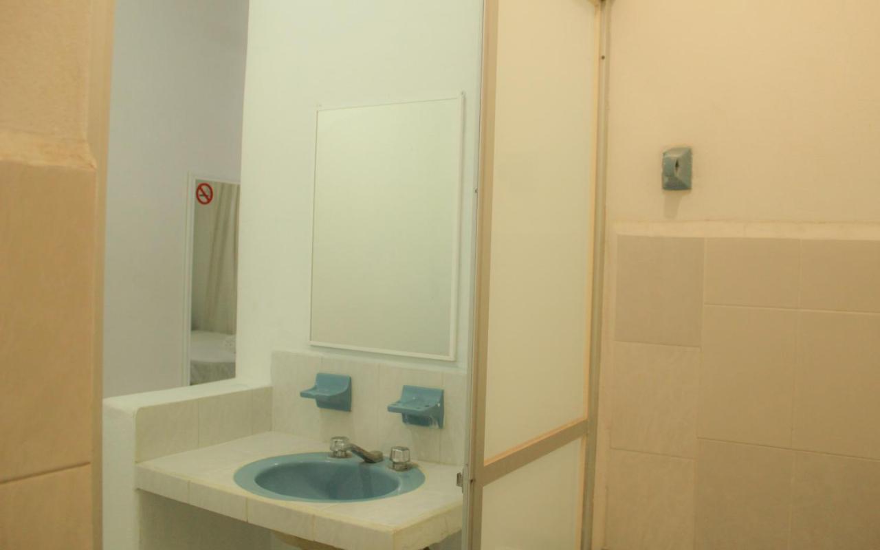 Hotel Om Downtown Санта Крус Уатулко Екстериор снимка