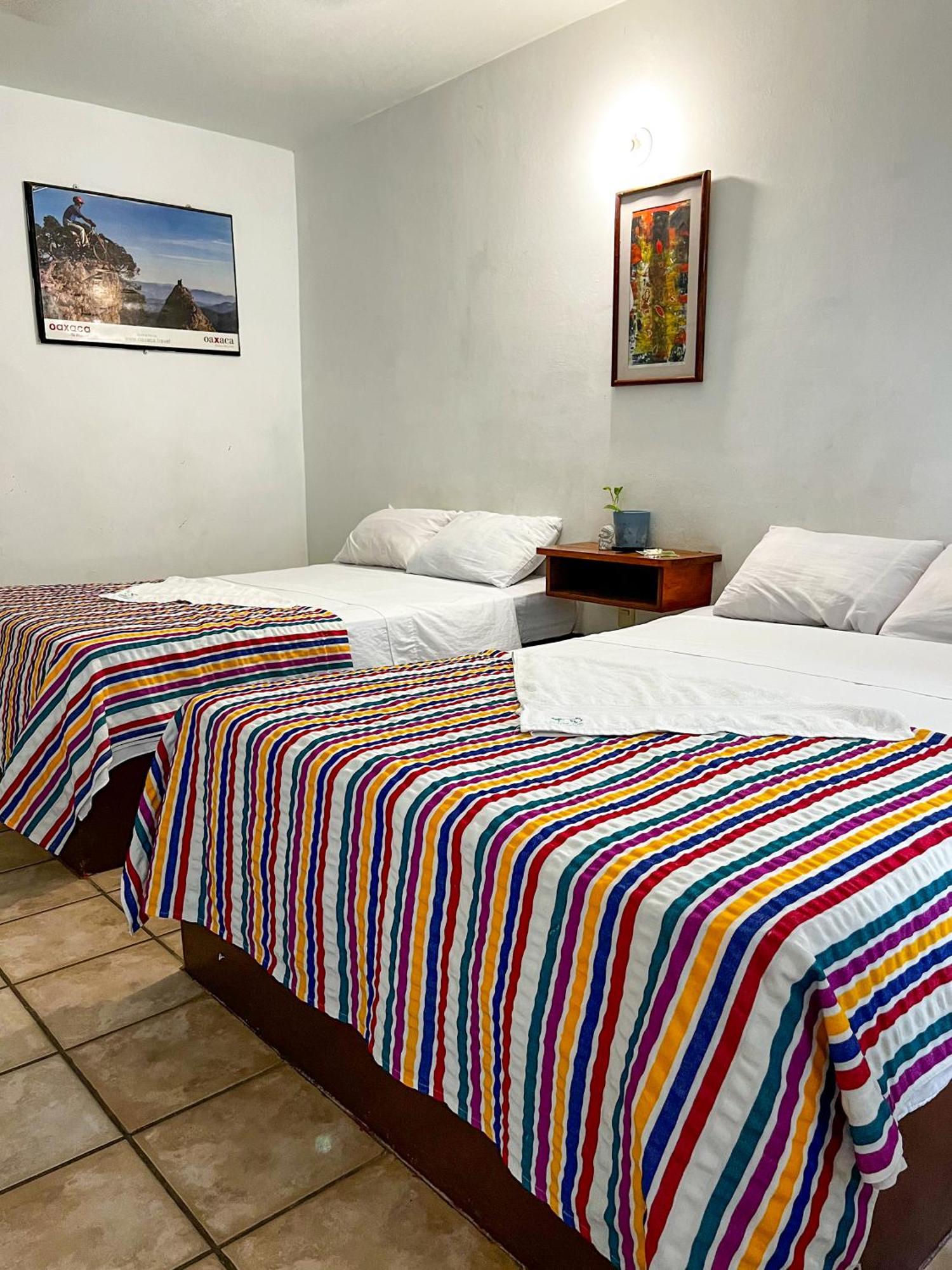 Hotel Om Downtown Санта Крус Уатулко Екстериор снимка